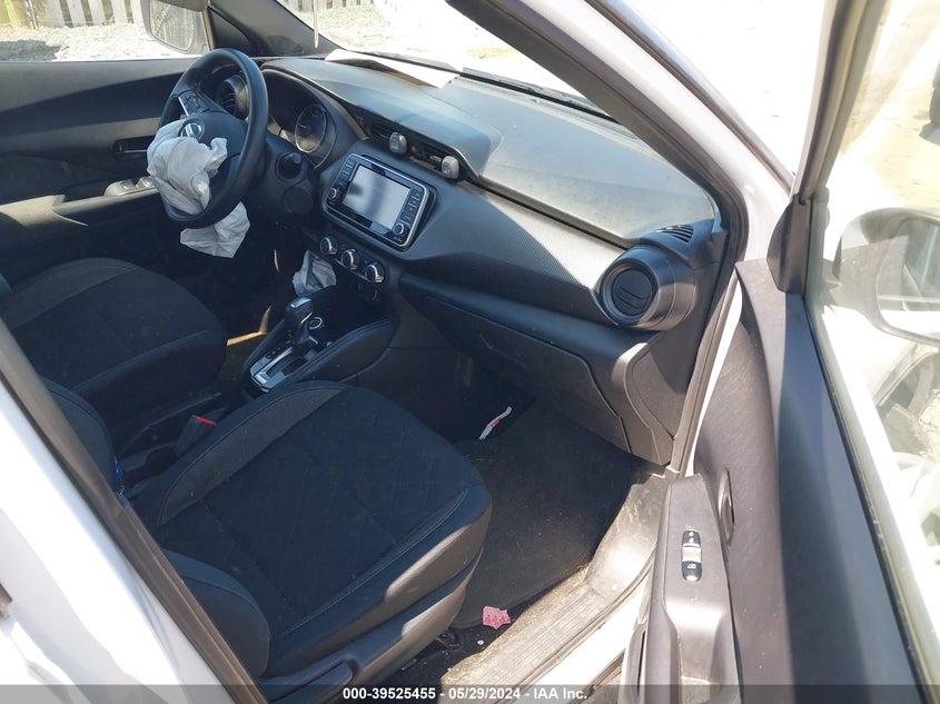 VIN 3N1CP5CU0KL503833 2019 NISSAN KICKS S