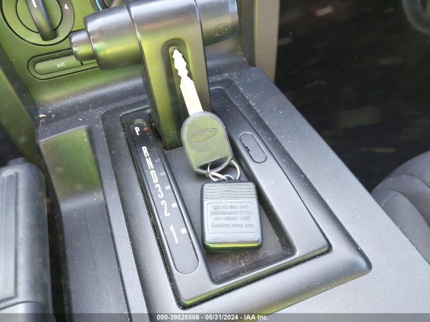 2005 Ford Mustang V6 Deluxe/V6 Premium VIN: 1ZVFT80N255126380 Lot: 39525586