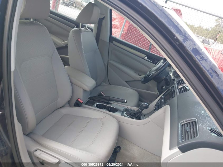 2015 VOLKSWAGEN PASSAT SE - 1VWBV7A33FC065702
