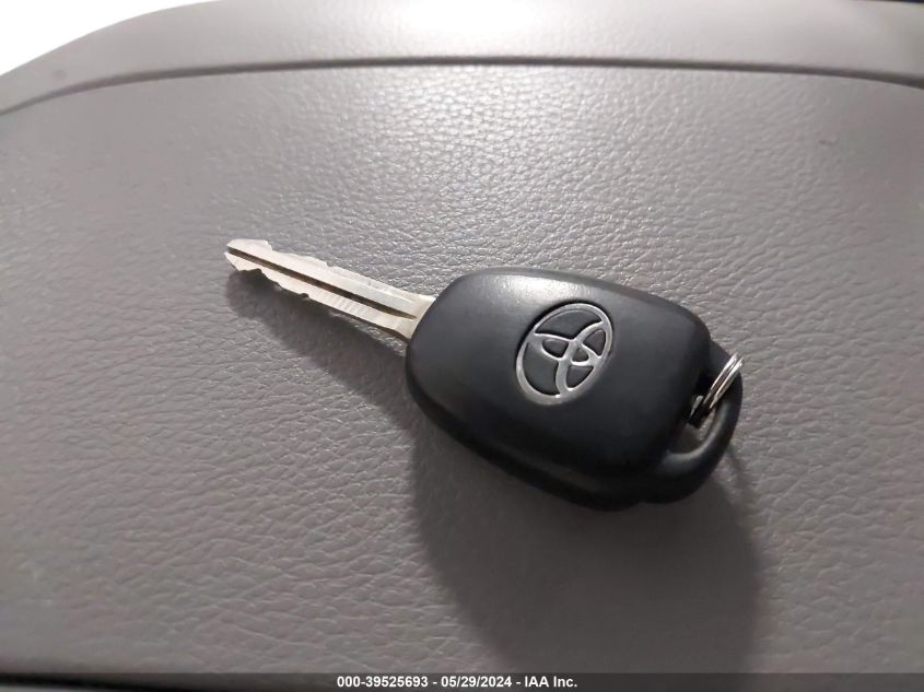 2018 Toyota Highlander Le Plus VIN: 5TDBZRFH2JS854230 Lot: 39525693