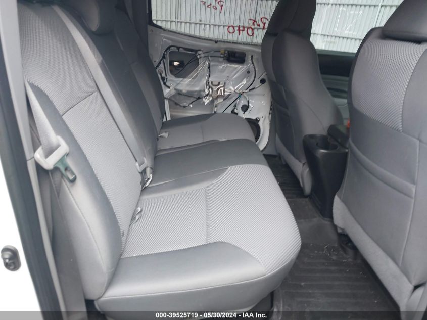 2015 Toyota Tacoma Base V6 VIN: 3TMLU4EN2FM194095 Lot: 39525719