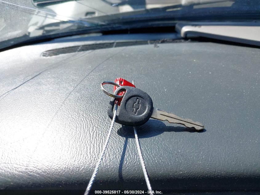 2001 Chevrolet Tahoe Lt VIN: 1GNEK13T21J247325 Lot: 39525817