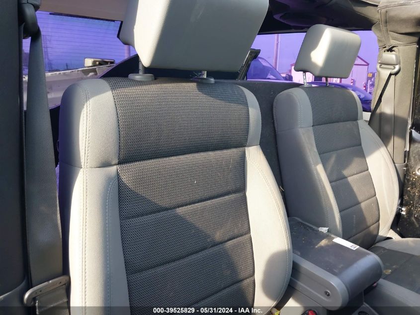 2007 Jeep Wrangler X VIN: 1J4FA24157L174154 Lot: 39525829