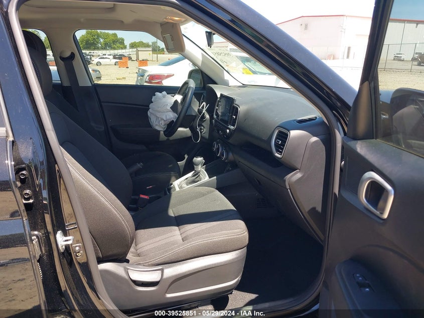 2022 Hyundai Venue Sel VIN: KMHRC8A31NU199898 Lot: 39525851