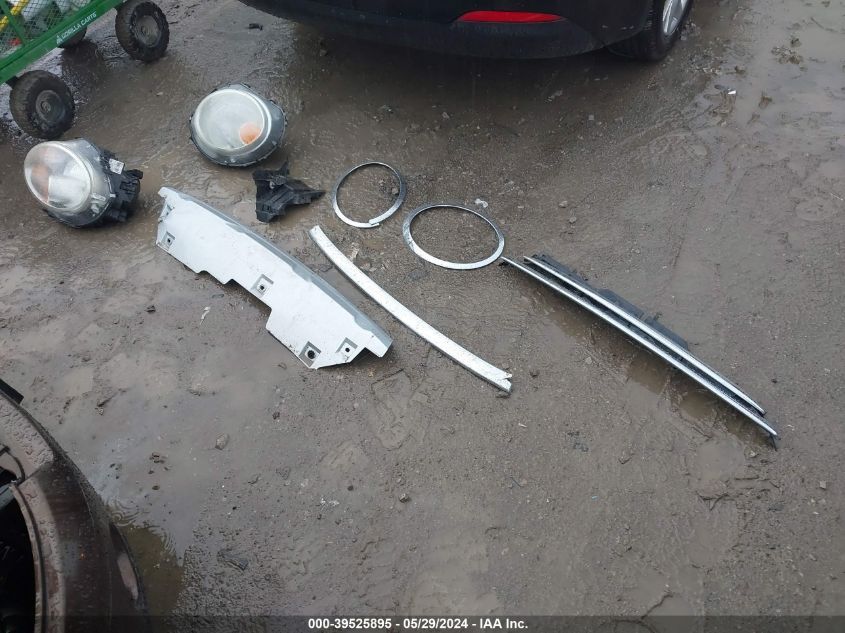 2010 Mini Cooper VIN: WMWMR3C52ATU98442 Lot: 39525895