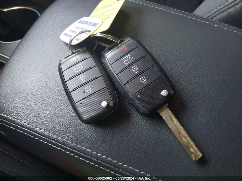 2018 Kia Sorento 2.4L Lx VIN: 5XYPGDA3XJG425280 Lot: 39525902