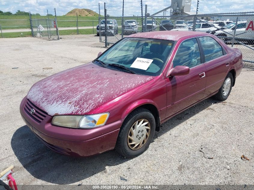 1998 Toyota Camry Le VIN: 4T1BG22K7WU830051 Lot: 39526190