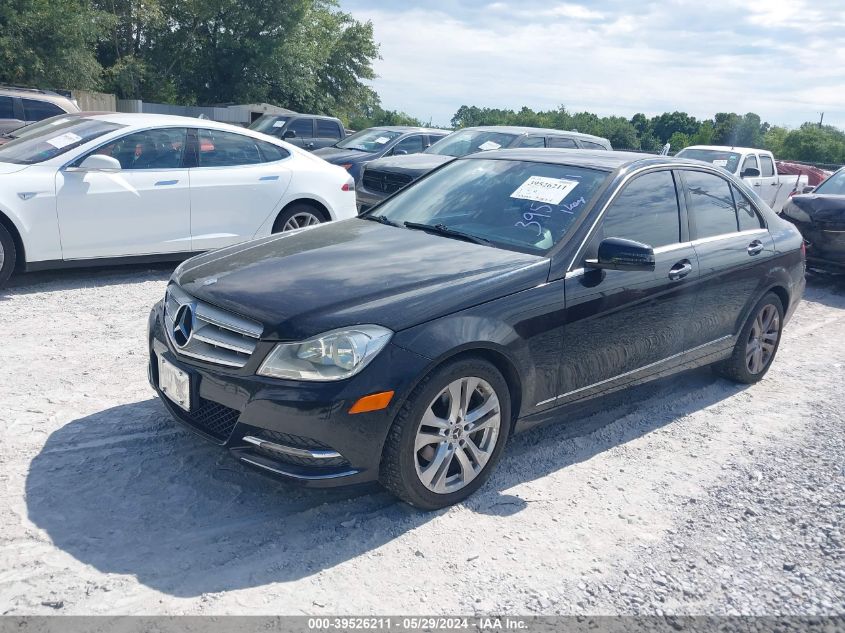 2012 Mercedes-Benz C 300 Luxury 4Matic/Sport 4Matic VIN: WDDGF8BB0CR200246 Lot: 39526211