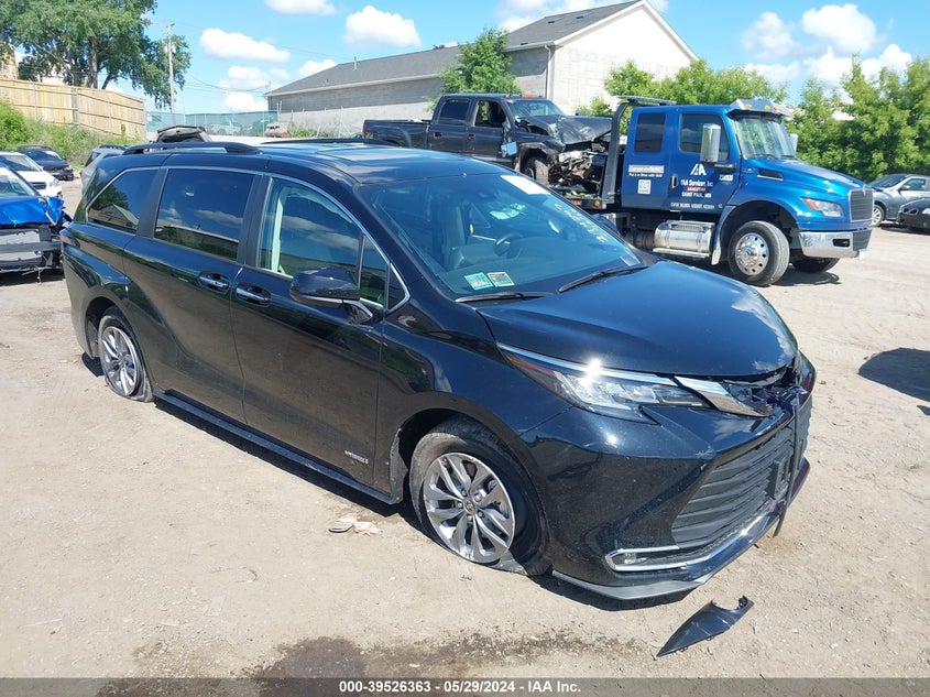 2021 TOYOTA SIENNA  (VIN: 5TDYSKFC3MS028467)