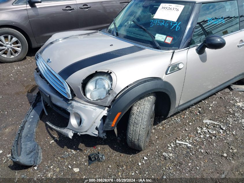 2013 Mini Hardtop Cooper VIN: WMWSU3C52DT372866 Lot: 39526376