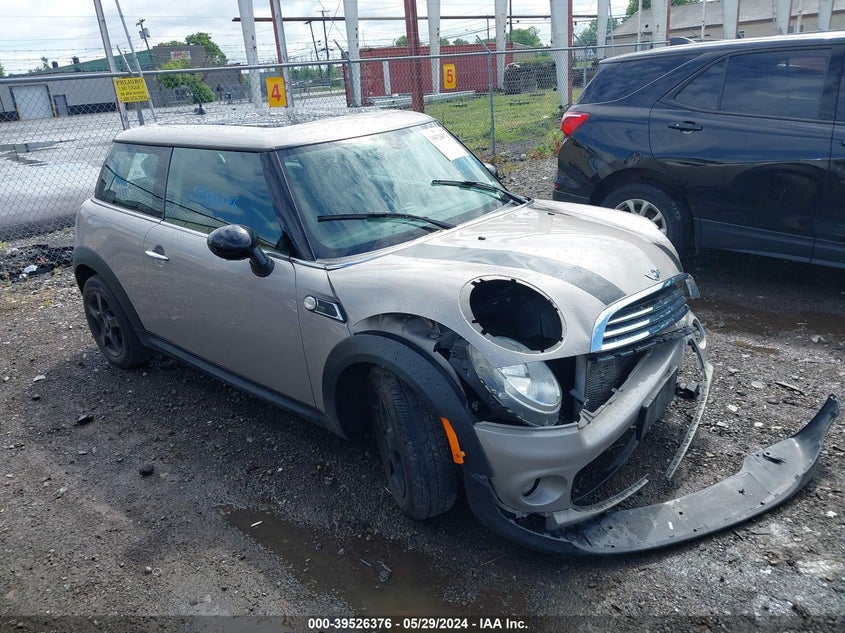 2013 Mini Hardtop Cooper VIN: WMWSU3C52DT372866 Lot: 39526376