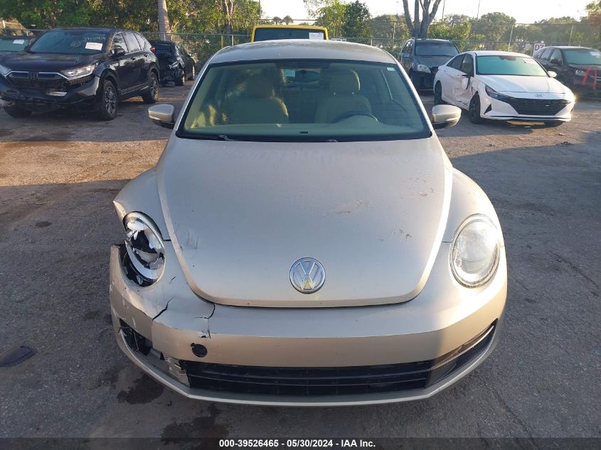 2013 Volkswagen Beetle 2.5L VIN: 3VWJX7AT1DM661232 Lot: 39526465