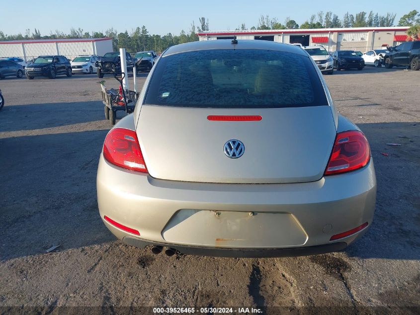 2013 Volkswagen Beetle 2.5L VIN: 3VWJX7AT1DM661232 Lot: 39526465