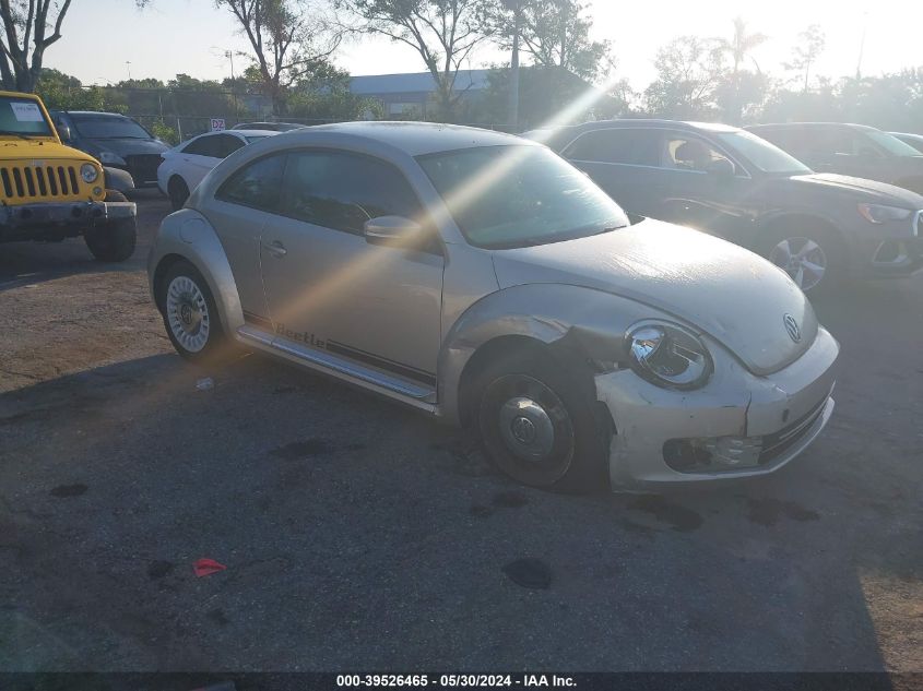 2013 Volkswagen Beetle 2.5L VIN: 3VWJX7AT1DM661232 Lot: 39526465