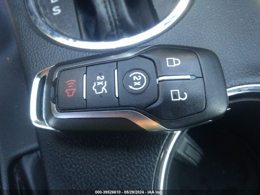 2017 Ford Mustang V6 VIN: 1FA6P8AM3H5207976 Lot: 39526610