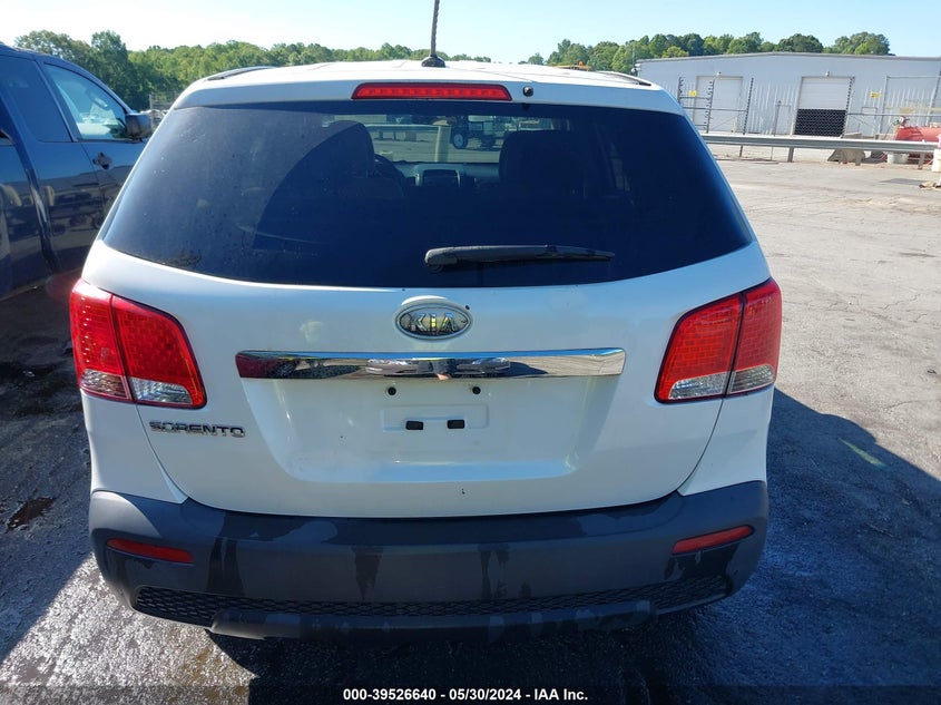 2011 Kia Sorento Lx VIN: 5XYKT3A1XBG157265 Lot: 39526640