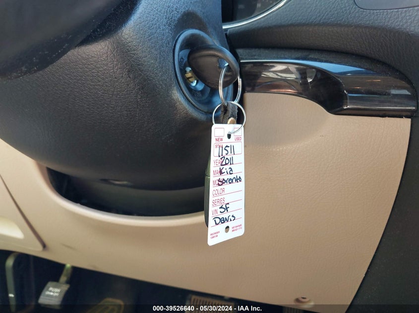 2011 Kia Sorento Lx VIN: 5XYKT3A1XBG157265 Lot: 39526640