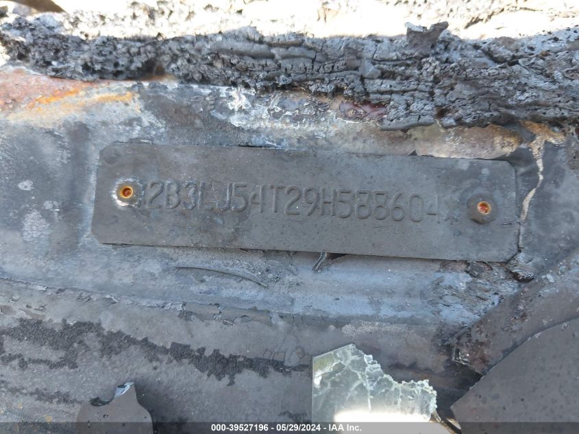 2009 Dodge Challenger R/T VIN: 2B3LJ54T29H588604 Lot: 39527196