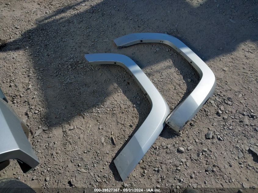 2008 Jeep Commander Sport VIN: 1J8HG48KX8C125182 Lot: 39527367