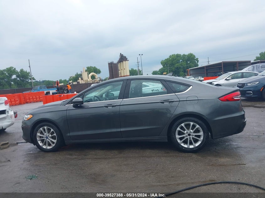 3FA6P0HD8LR111970 2020 Ford Fusion Se