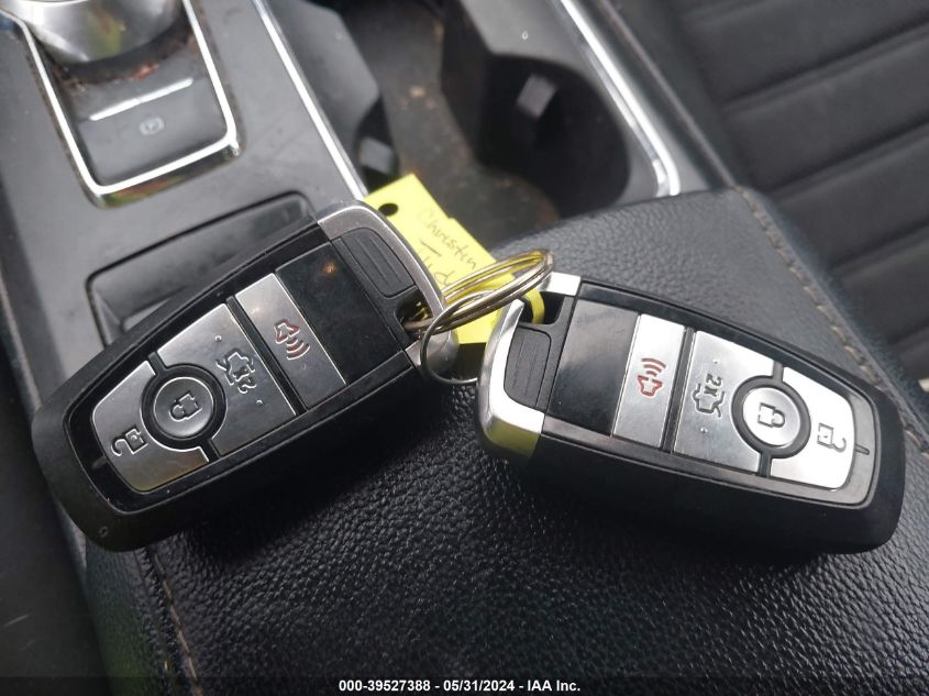 3FA6P0HD8LR111970 2020 Ford Fusion Se