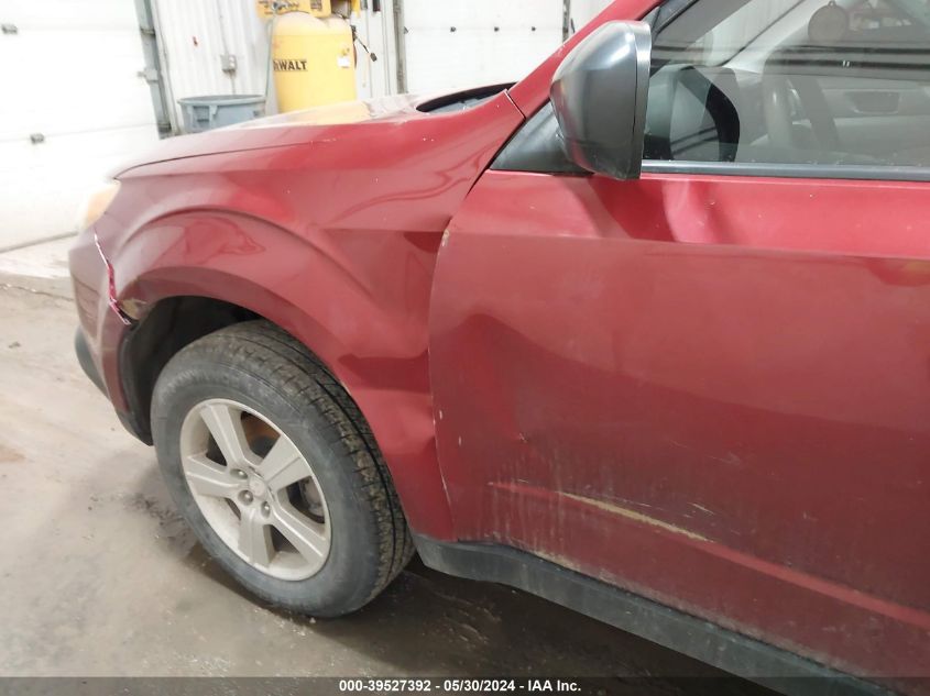 2010 Subaru Forester 2.5X VIN: JF2SH6BC8AH774156 Lot: 39527392