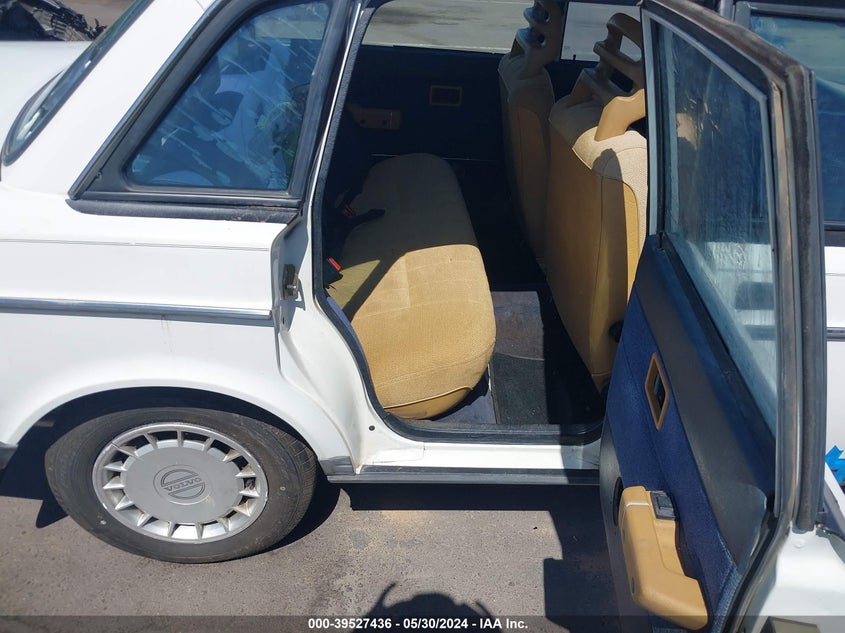 1991 Volvo 240 VIN: YV1AA8845M1453841 Lot: 39527436