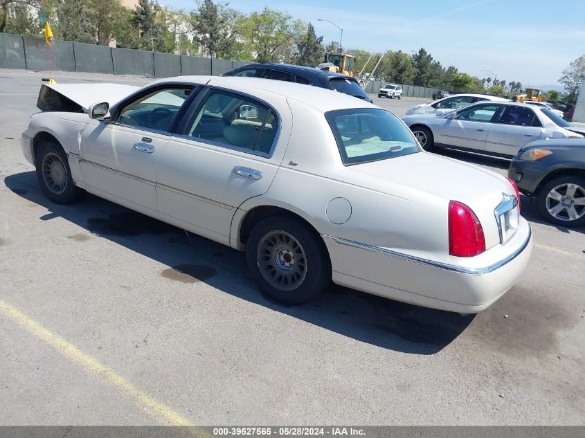 2002 Lincoln Town Car Cartier VIN: 1LNHM83W32Y628821 Lot: 39527565