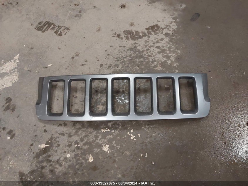 2013 Jeep Grand Cherokee Laredo Trailhawk VIN: 1C4RJFATXDC590583 Lot: 39527875