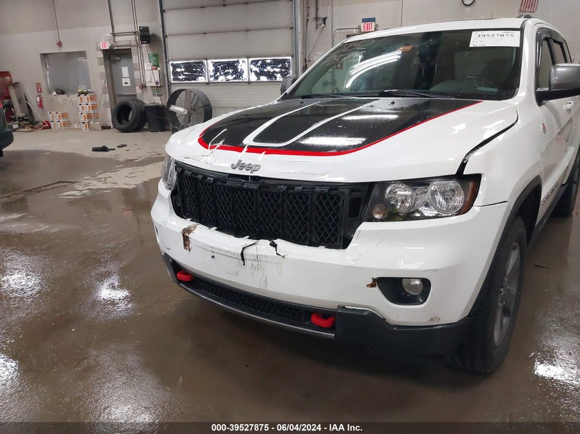 2013 Jeep Grand Cherokee Laredo Trailhawk VIN: 1C4RJFATXDC590583 Lot: 39527875