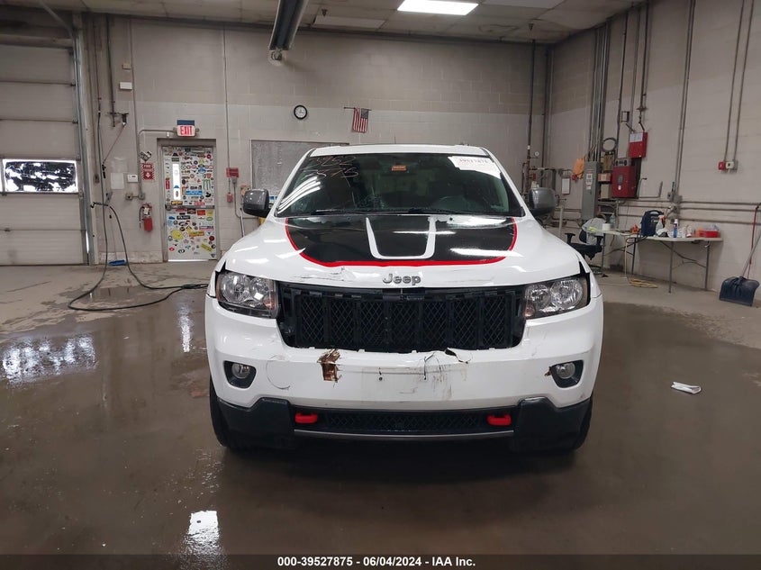 2013 Jeep Grand Cherokee Laredo Trailhawk VIN: 1C4RJFATXDC590583 Lot: 39527875