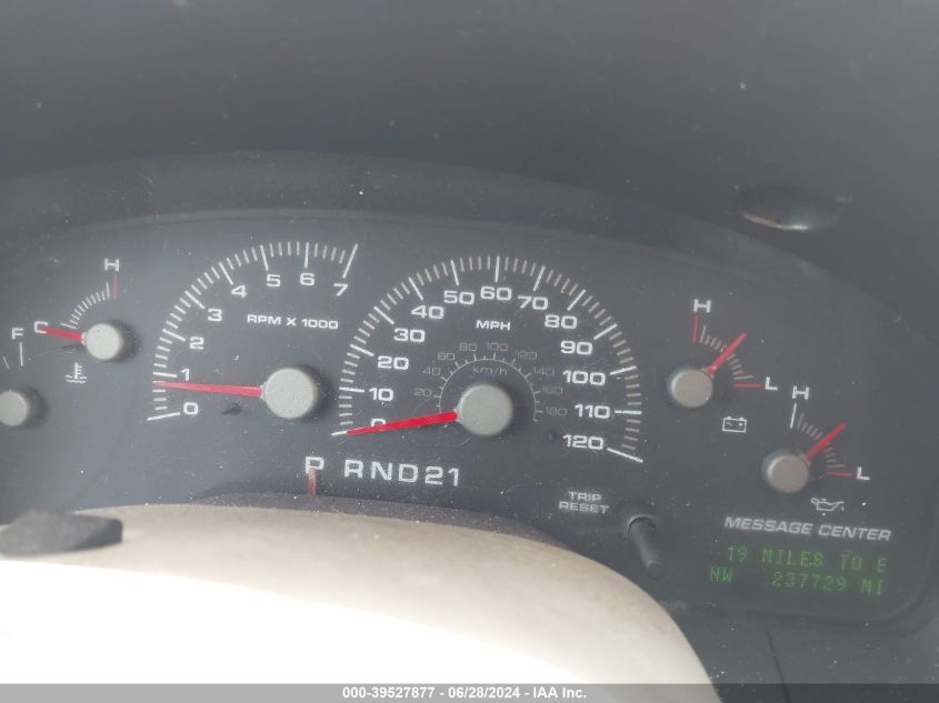 2003 Ford Expedition Eddie Bauer VIN: 1FMFU17L43LC06182 Lot: 39527877