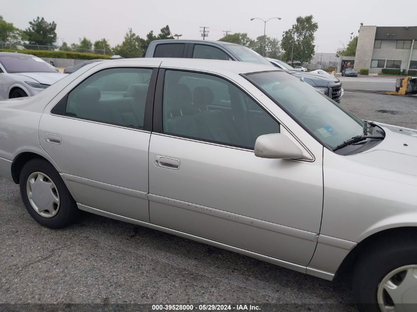 2000 Toyota Camry Ce VIN: 4T1BG22K5YU676636 Lot: 39528000