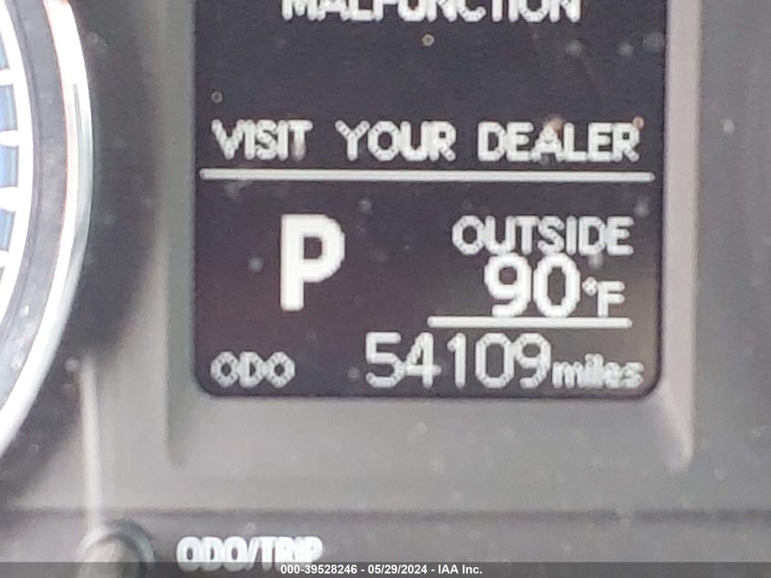 2017 Toyota Corolla Le VIN: 5YFBURHE8HP649676 Lot: 39528246