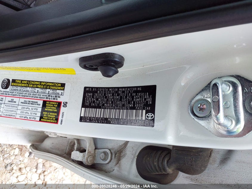 2017 Toyota Corolla Le VIN: 5YFBURHE8HP649676 Lot: 39528246