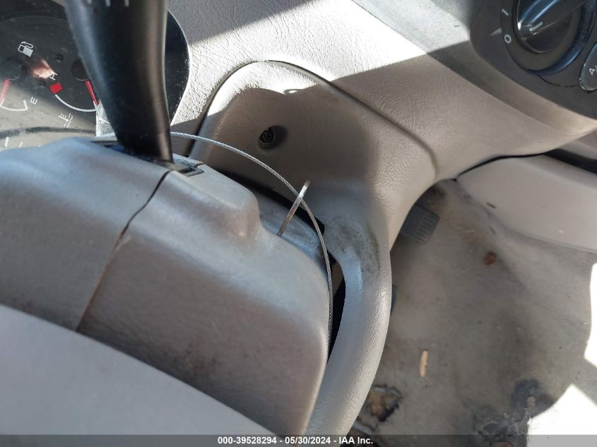 2002 Hyundai Accent Gl VIN: KMHCG45C22U294401 Lot: 39528294