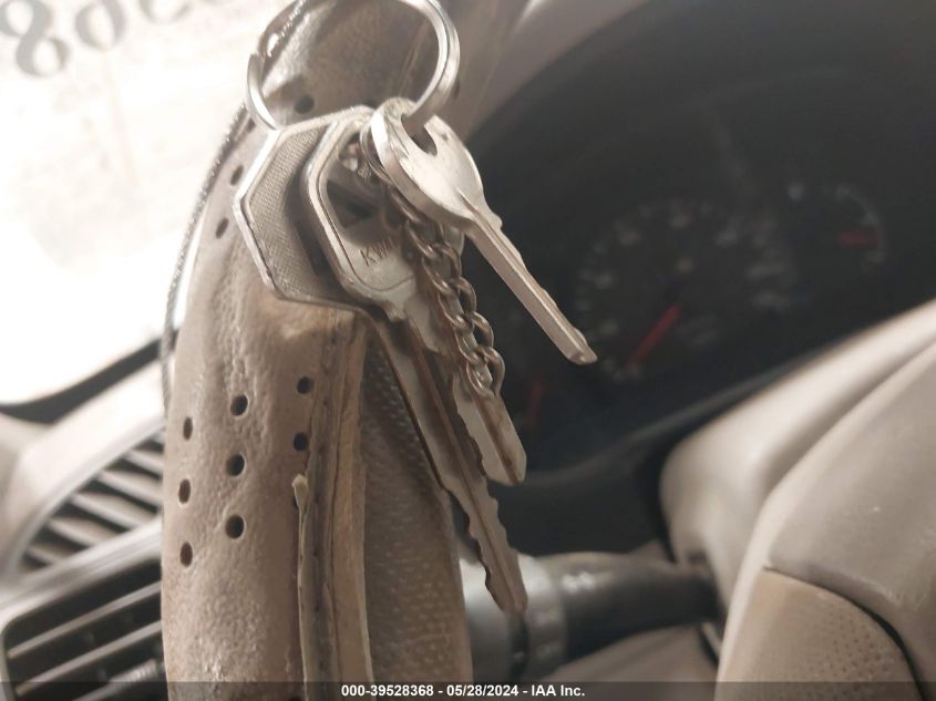 2000 Hyundai Accent L VIN: KMHCF35G2YU013500 Lot: 39528368