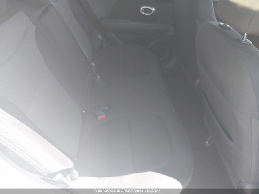 2017 Kia Soul + VIN: KNDJP3A59H7411105 Lot: 39528486