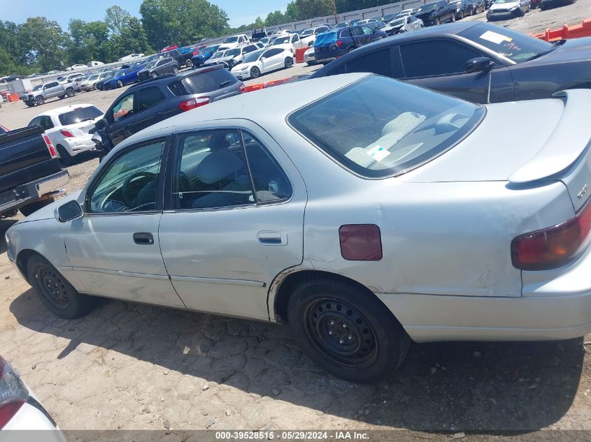 1995 Toyota Camry Le VIN: 4T1SK12E8SU643642 Lot: 39528515