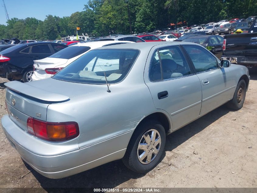 1995 Toyota Camry Le VIN: 4T1SK12E8SU643642 Lot: 39528515