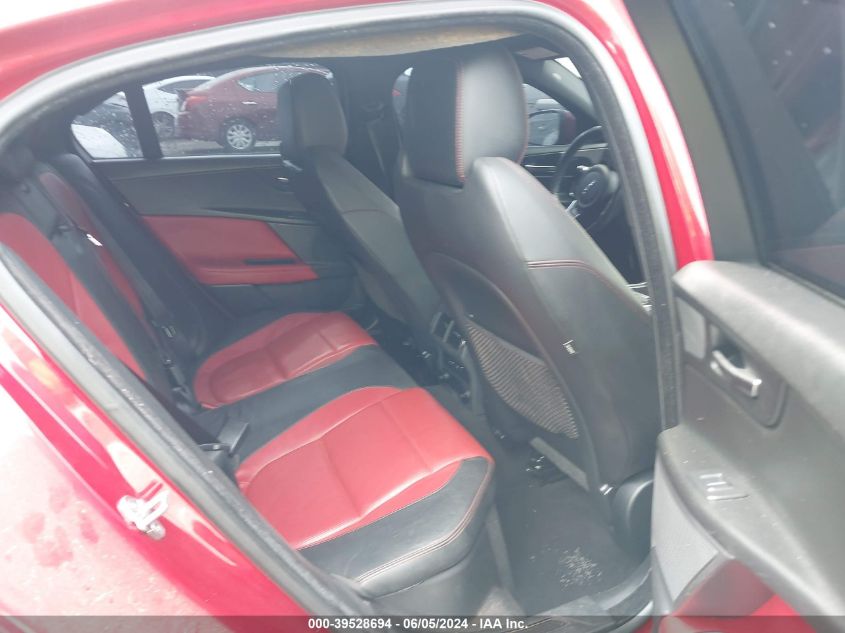 2017 Jaguar Xe 35T R-Sport VIN: SAJAF4BV9HA960198 Lot: 39528694