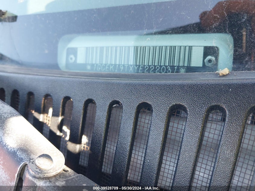 2000 Chevrolet Silverado 1500 Lt VIN: 1GCEK19TXYE222031 Lot: 39528709