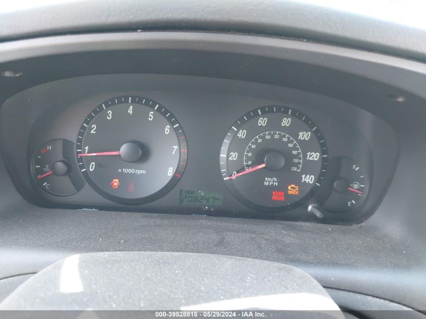 2004 Hyundai Elantra Gls/Gt VIN: KMHDN46D74U850173 Lot: 39528815