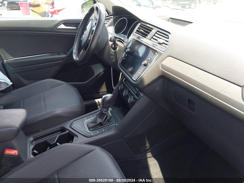 VIN 3VV3B7AX7KM182700 2019 VOLKSWAGEN TIGUAN 2.0T SE/2.0T SEL/2.0T SEL R-LINE/2.0T SEL R-LINE BLACK