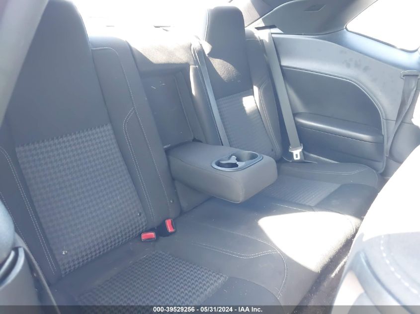 2018 Dodge Challenger Sxt VIN: 2C3CDZAG0JH305629 Lot: 39529256