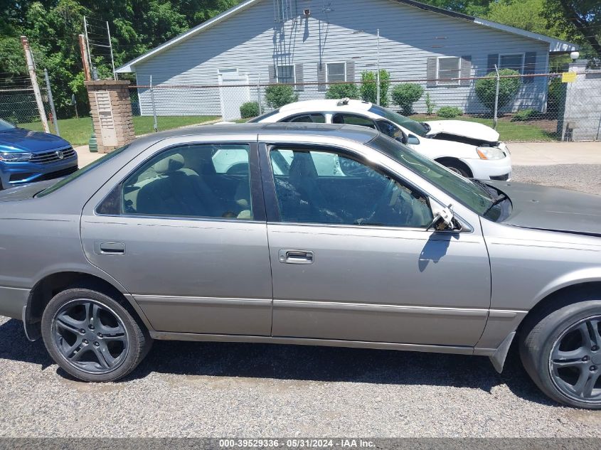 1999 Toyota Camry Le VIN: 4T1BG22K2XU422848 Lot: 39529336