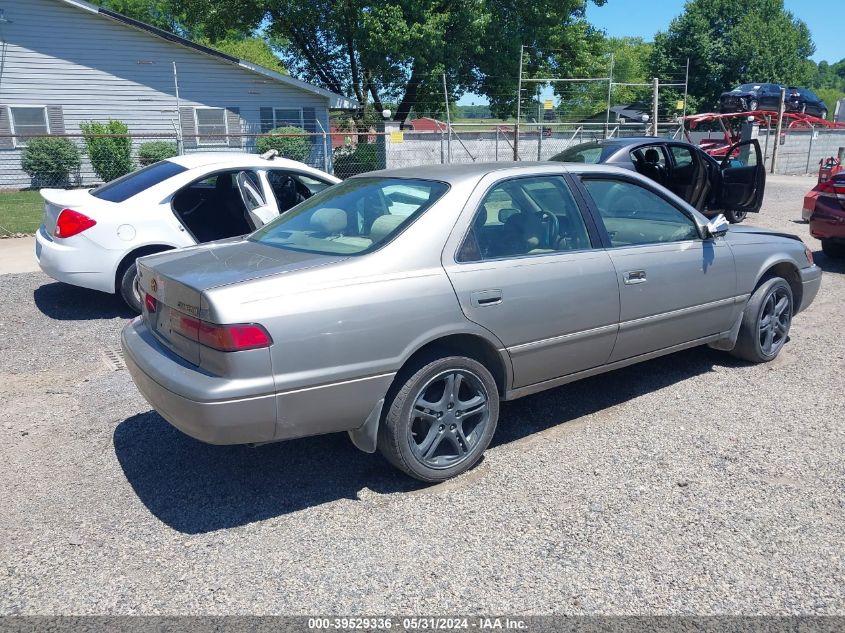 1999 Toyota Camry Le VIN: 4T1BG22K2XU422848 Lot: 39529336