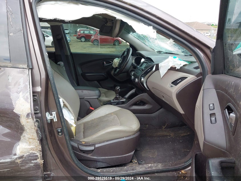 2015 HYUNDAI TUCSON SE - KM8JUCAG0FU953052