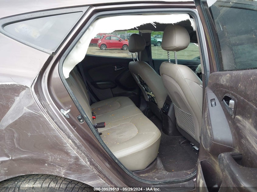 2015 HYUNDAI TUCSON SE - KM8JUCAG0FU953052