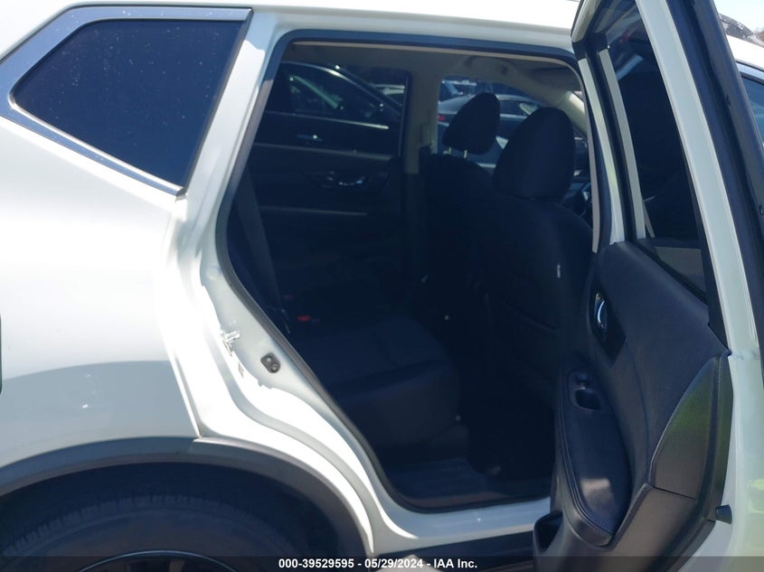 2017 Nissan Rogue Sv VIN: 5N1AT2MT2HC817004 Lot: 39529595